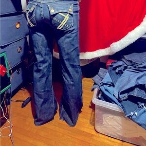 Old skool flying monkeys look like William rhast